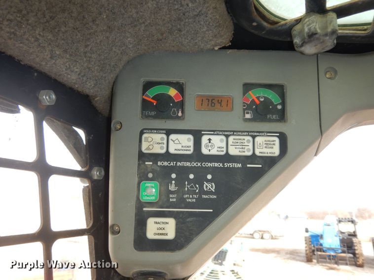 image for item DI6911 2001 Bobcat 963  skid steer loader