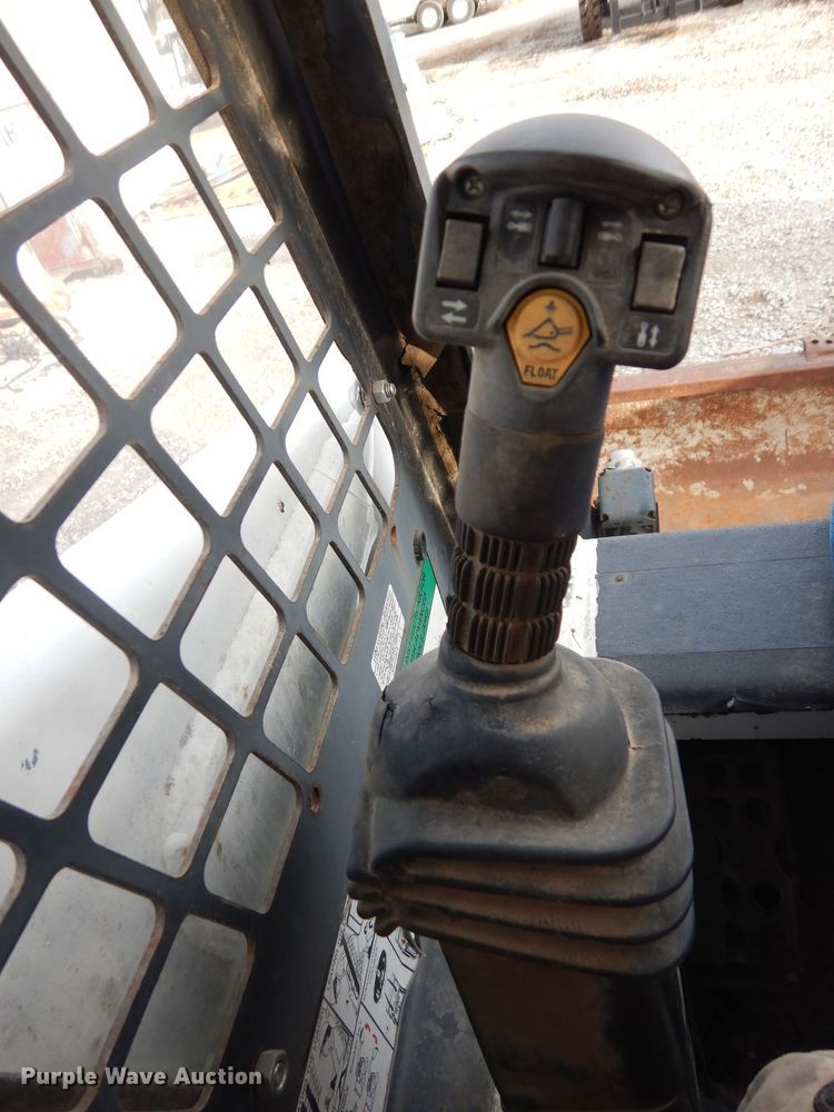 image for item DI6911 2001 Bobcat 963  skid steer loader