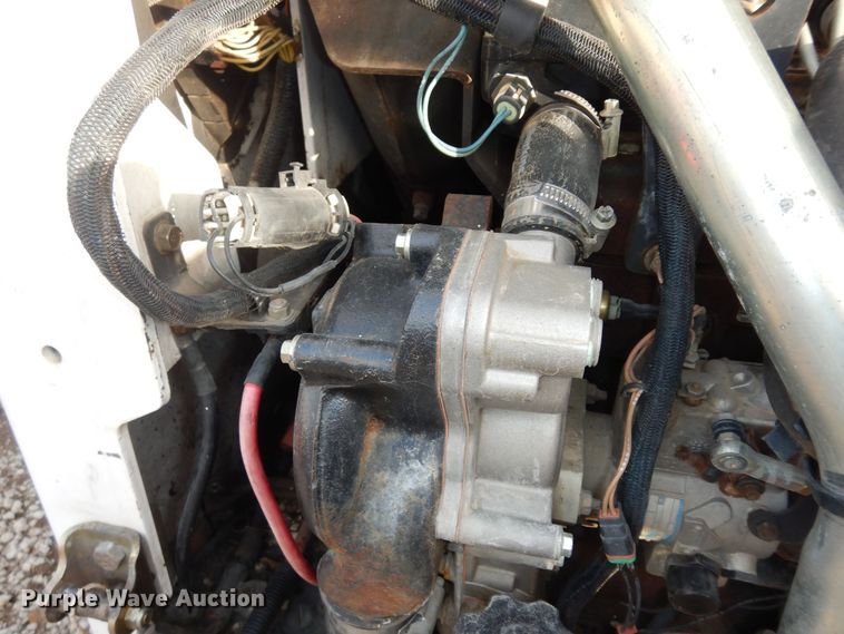 image for item DI6911 2001 Bobcat 963  skid steer loader