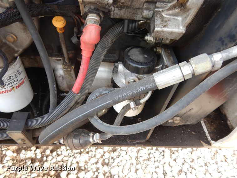 image for item DI6911 2001 Bobcat 963  skid steer loader