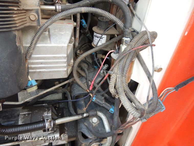 image for item DI6911 2001 Bobcat 963  skid steer loader