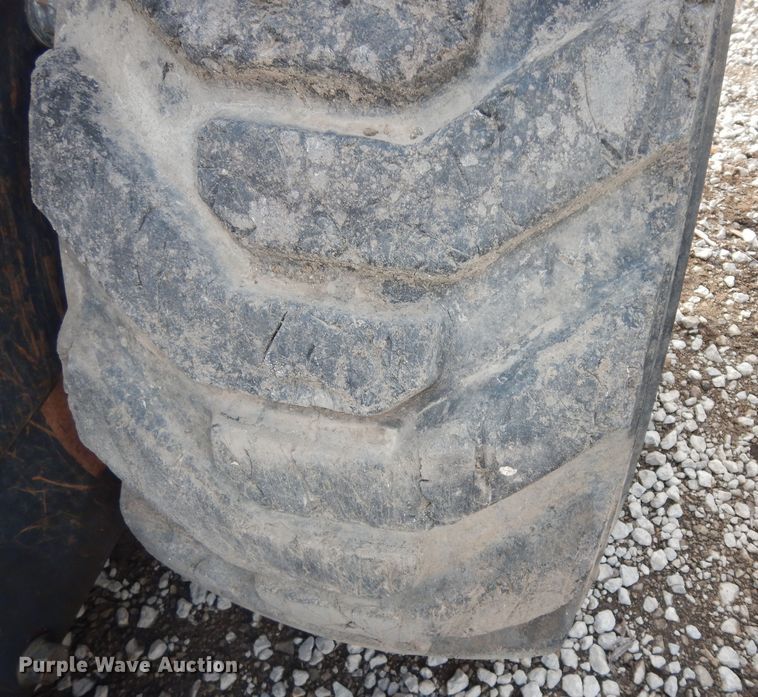 image for item DI6911 2001 Bobcat 963  skid steer loader