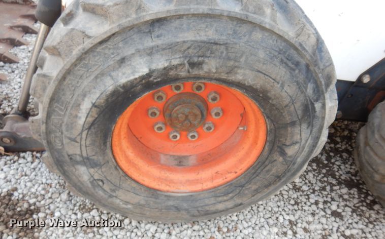 image for item DI6911 2001 Bobcat 963  skid steer loader