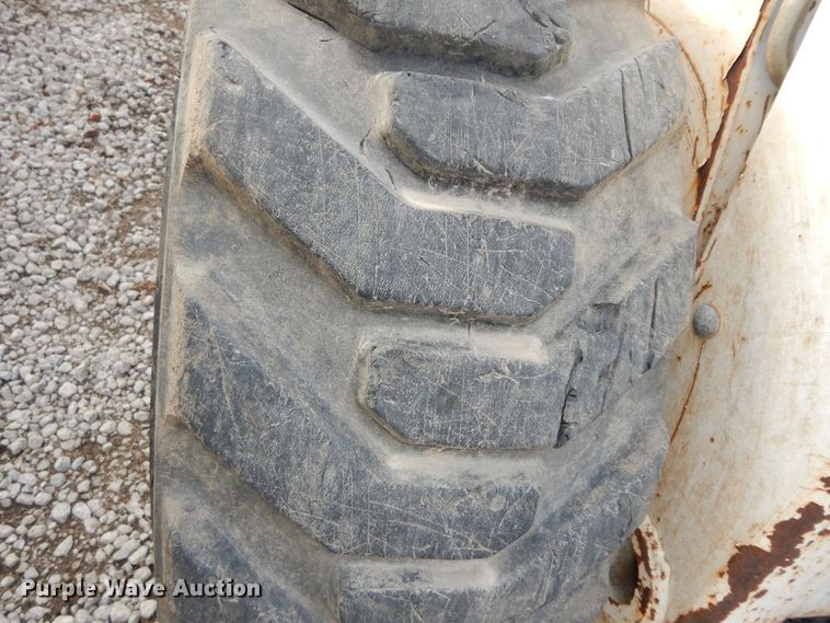 image for item DI6911 2001 Bobcat 963  skid steer loader