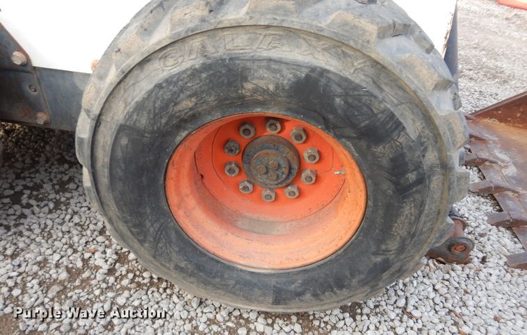 image for item DI6911 2001 Bobcat 963  skid steer loader