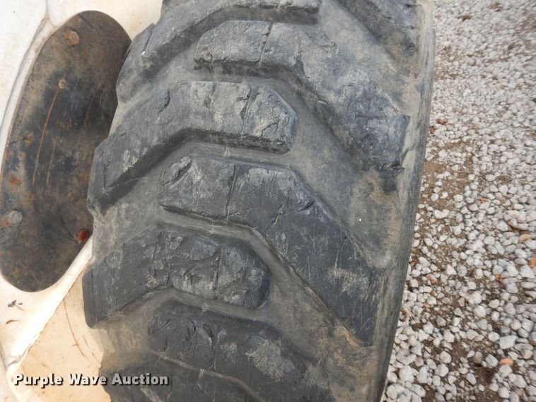 image for item DI6911 2001 Bobcat 963  skid steer loader