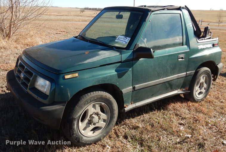 image for item DI6934 1997 Geo Tracker