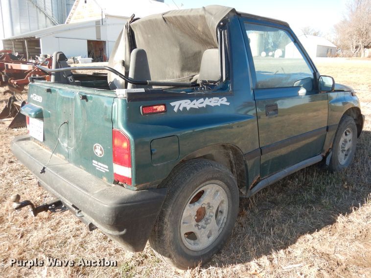 image for item DI6934 1997 Geo Tracker