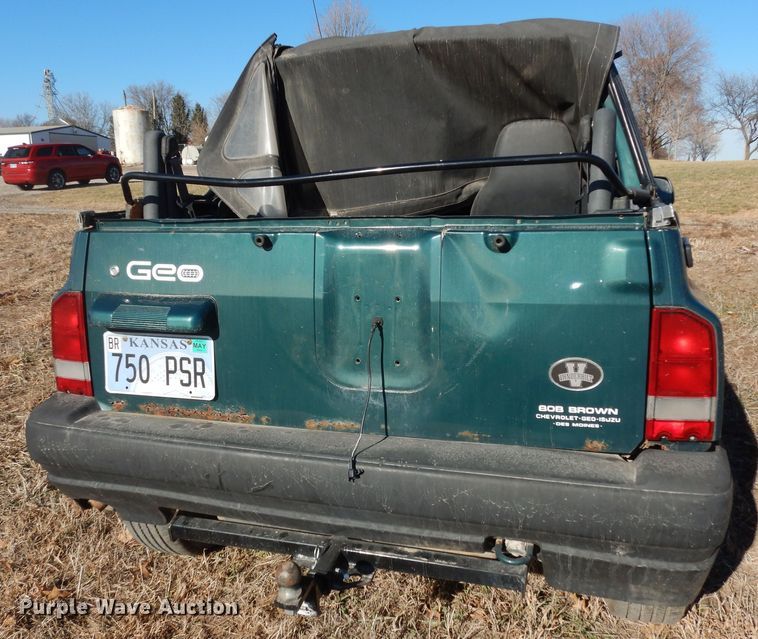 image for item DI6934 1997 Geo Tracker