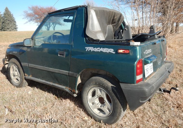 image for item DI6934 1997 Geo Tracker
