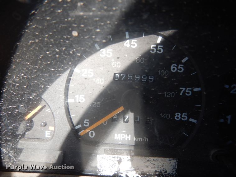 image for item DI6934 1997 Geo Tracker