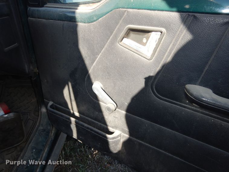 image for item DI6934 1997 Geo Tracker