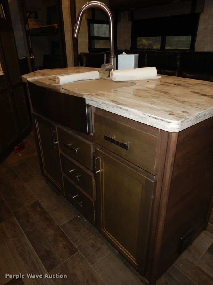 image for item DI6972 2018 Open Range 427BHS  camper