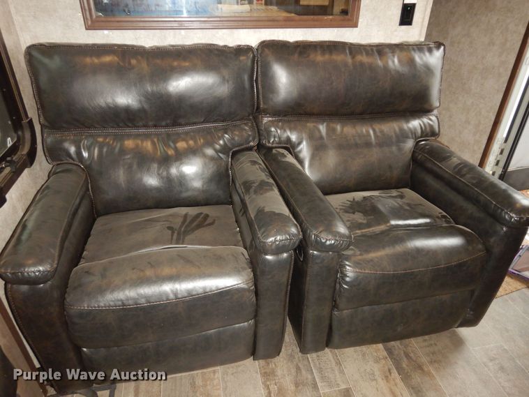 image for item DI6972 2018 Open Range 427BHS  camper