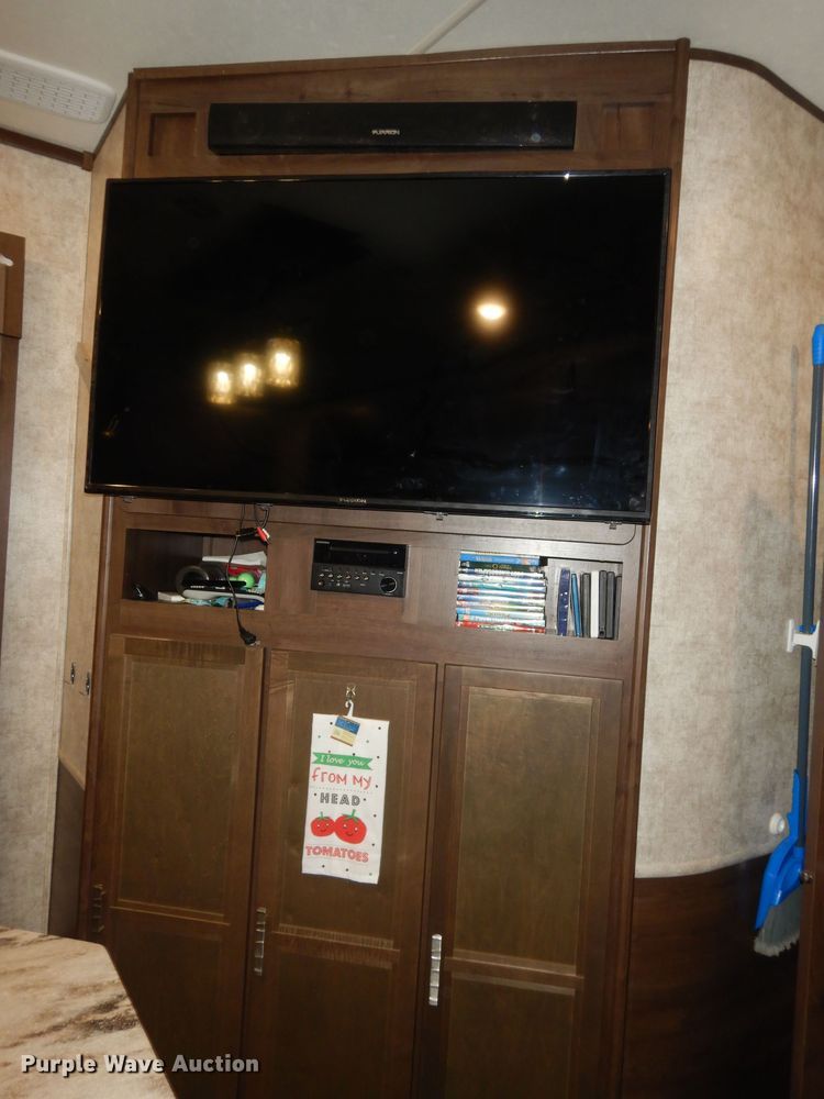 image for item DI6972 2018 Open Range 427BHS  camper