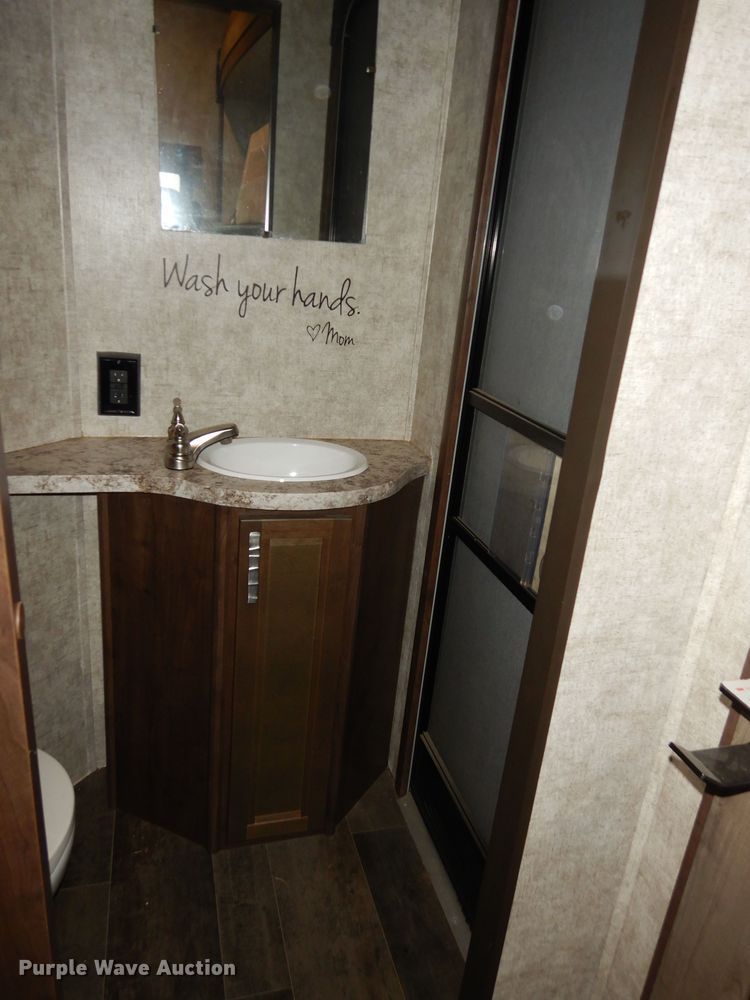 image for item DI6972 2018 Open Range 427BHS  camper