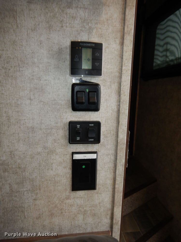 image for item DI6972 2018 Open Range 427BHS  camper