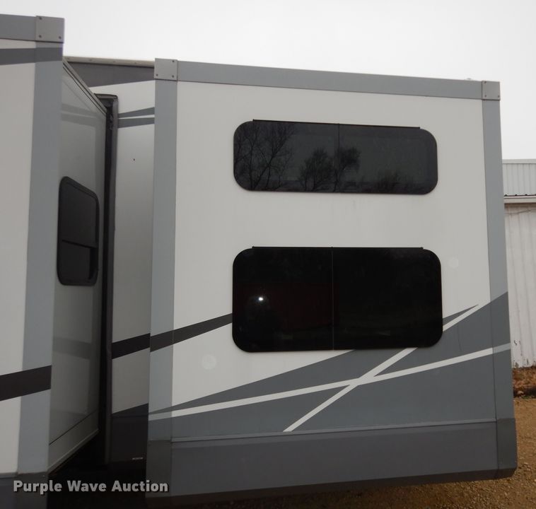 image for item DI6972 2018 Open Range 427BHS  camper