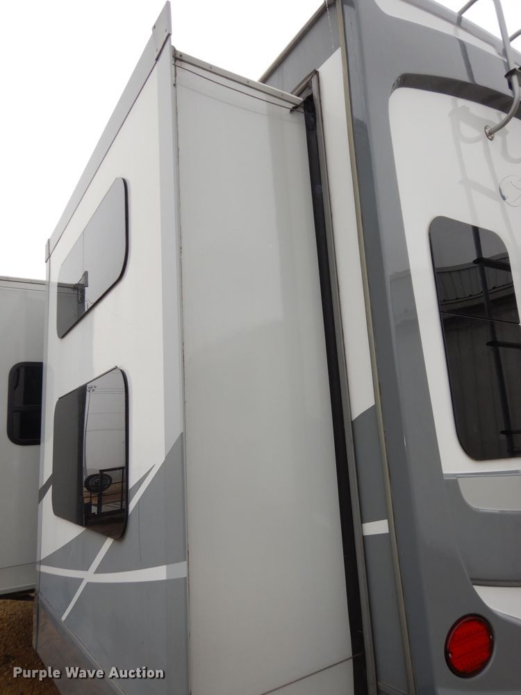 image for item DI6972 2018 Open Range 427BHS  camper