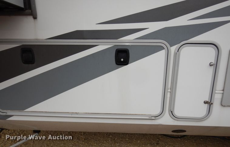 image for item DI6972 2018 Open Range 427BHS  camper