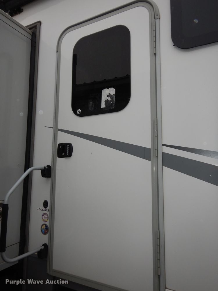 image for item DI6972 2018 Open Range 427BHS  camper