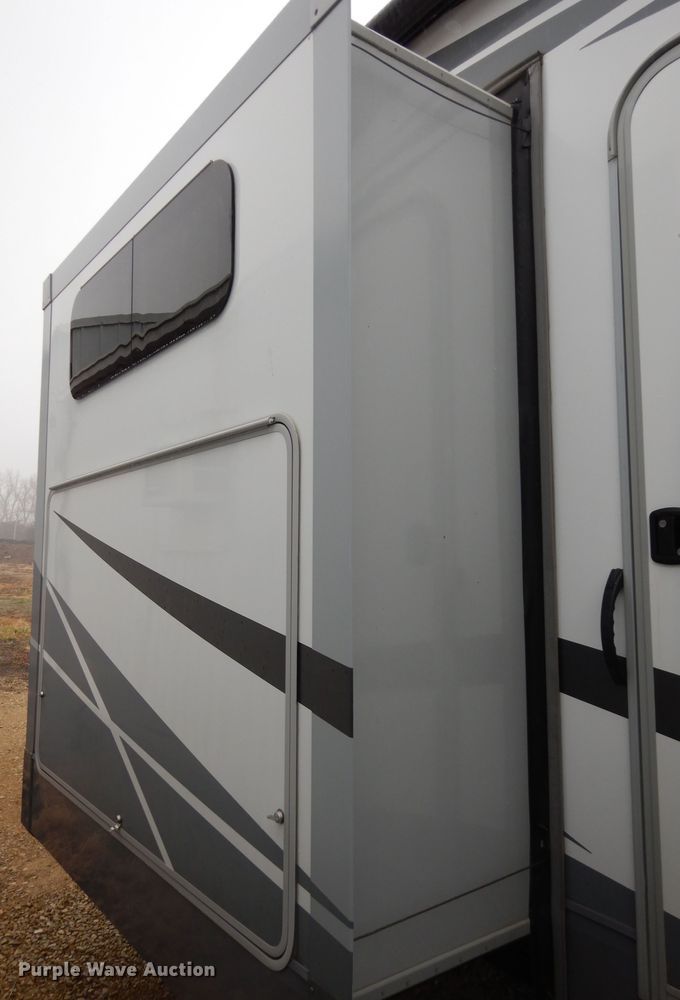 image for item DI6972 2018 Open Range 427BHS  camper