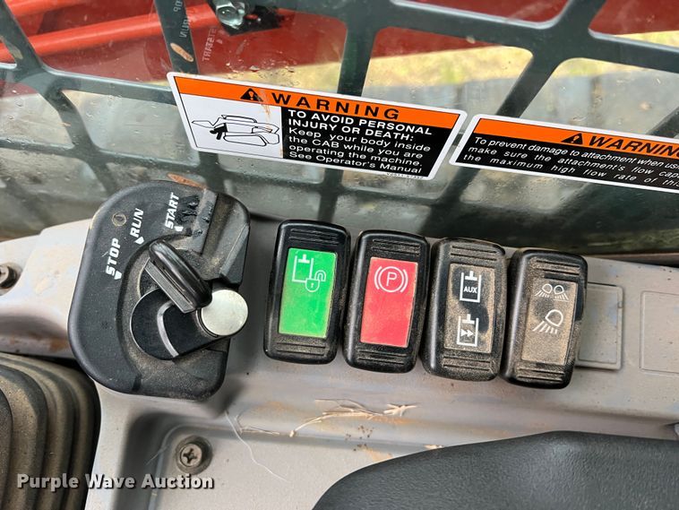 image for item DK7179 2021 Kubota SVL75-2  tracked skid steer loader