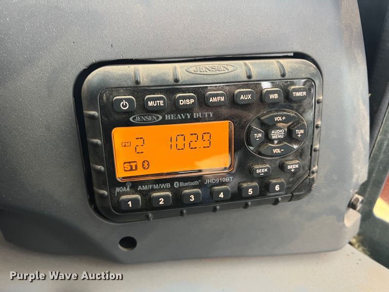 image for item DK7179 2021 Kubota SVL75-2  tracked skid steer loader