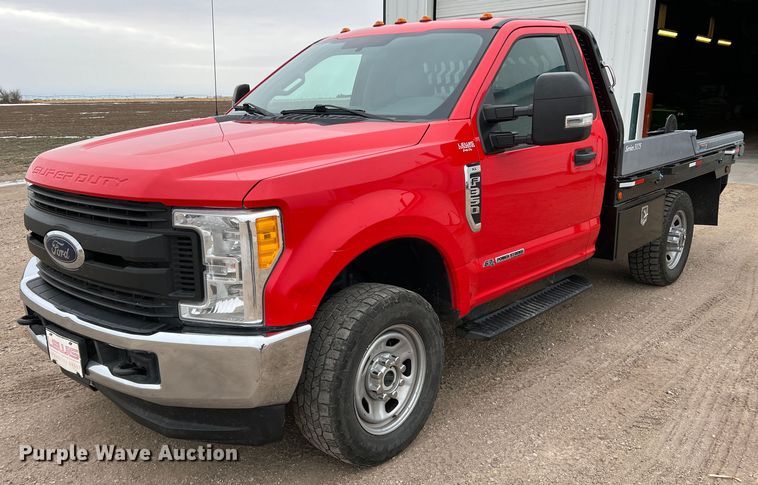 image for item DM2530 2017 Ford F350 Super Duty  bale bed pickup truck