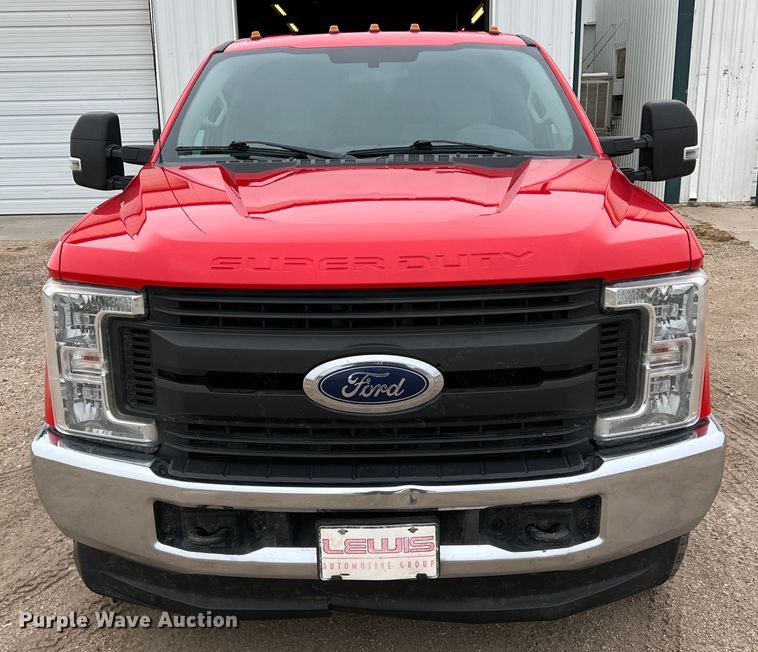 image for item DM2530 2017 Ford F350 Super Duty  bale bed pickup truck