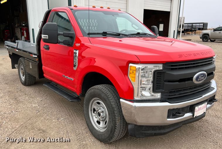 image for item DM2530 2017 Ford F350 Super Duty  bale bed pickup truck