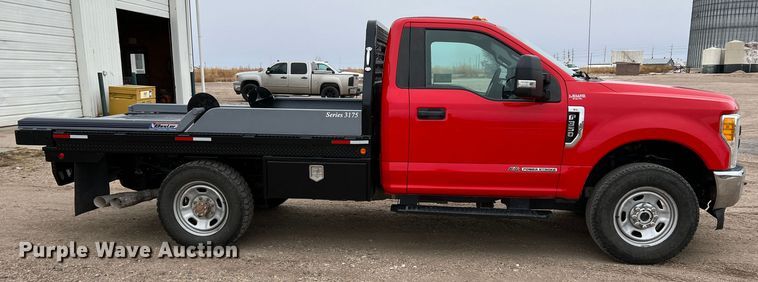 image for item DM2530 2017 Ford F350 Super Duty  bale bed pickup truck