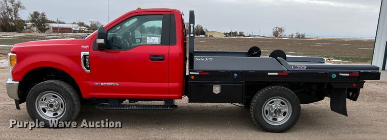 image for item DM2530 2017 Ford F350 Super Duty  bale bed pickup truck