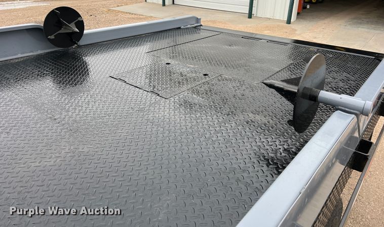 image for item DM2530 2017 Ford F350 Super Duty  bale bed pickup truck