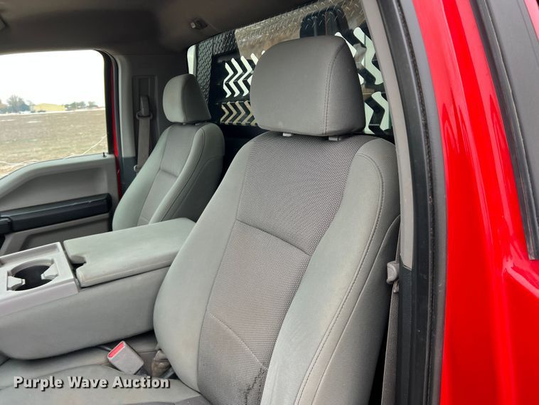 image for item DM2530 2017 Ford F350 Super Duty  bale bed pickup truck