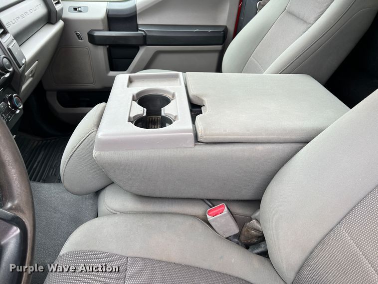 image for item DM2530 2017 Ford F350 Super Duty  bale bed pickup truck