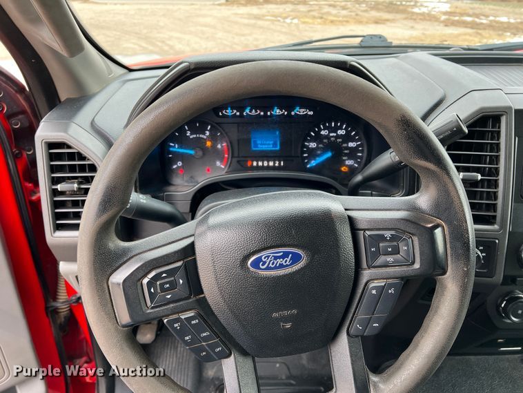 image for item DM2530 2017 Ford F350 Super Duty  bale bed pickup truck