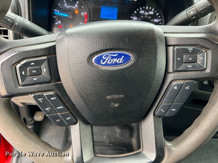 image for item DM2530 2017 Ford F350 Super Duty  bale bed pickup truck