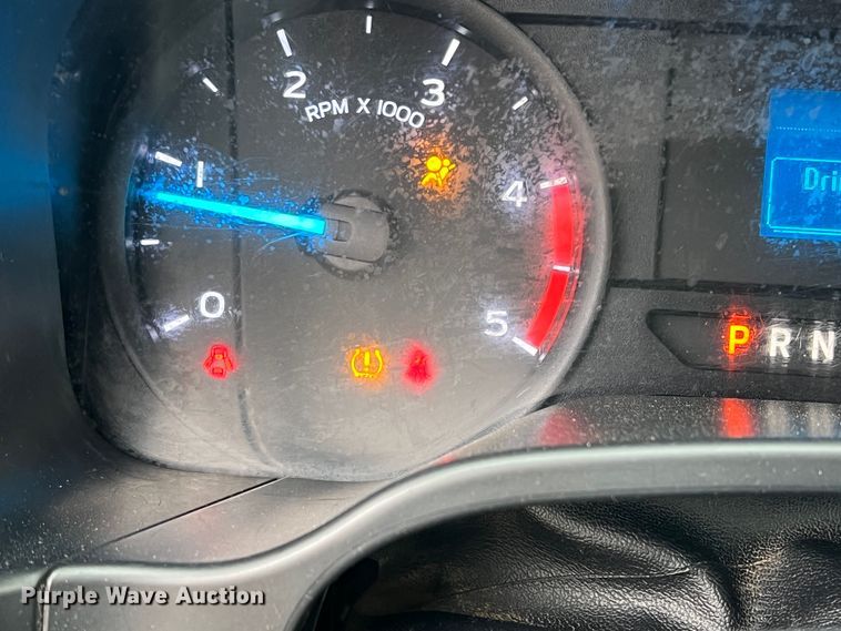 image for item DM2530 2017 Ford F350 Super Duty  bale bed pickup truck