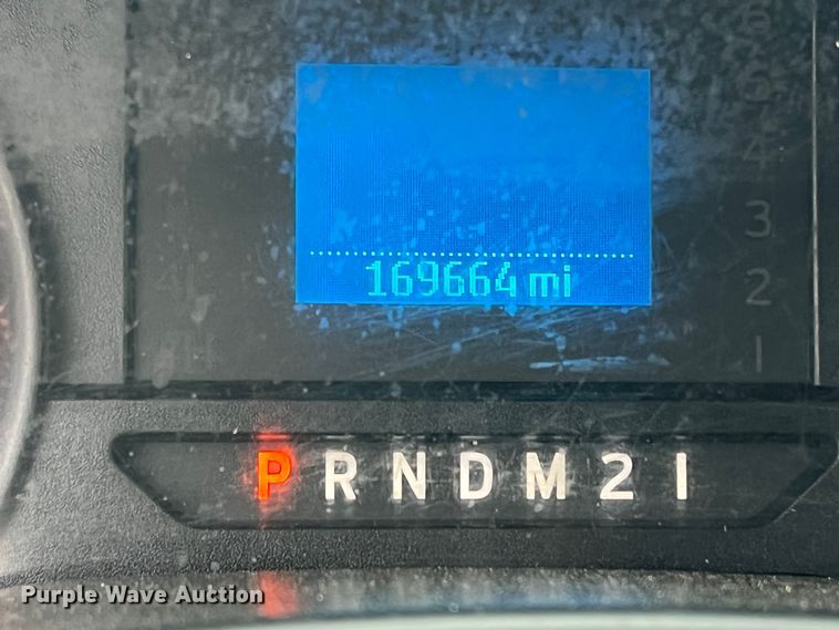 image for item DM2530 2017 Ford F350 Super Duty  bale bed pickup truck