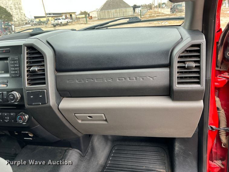 image for item DM2530 2017 Ford F350 Super Duty  bale bed pickup truck