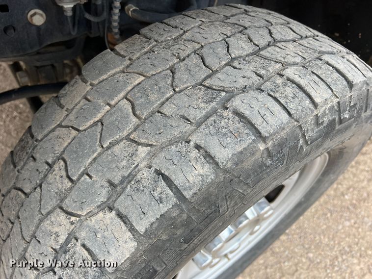 image for item DM2530 2017 Ford F350 Super Duty  bale bed pickup truck