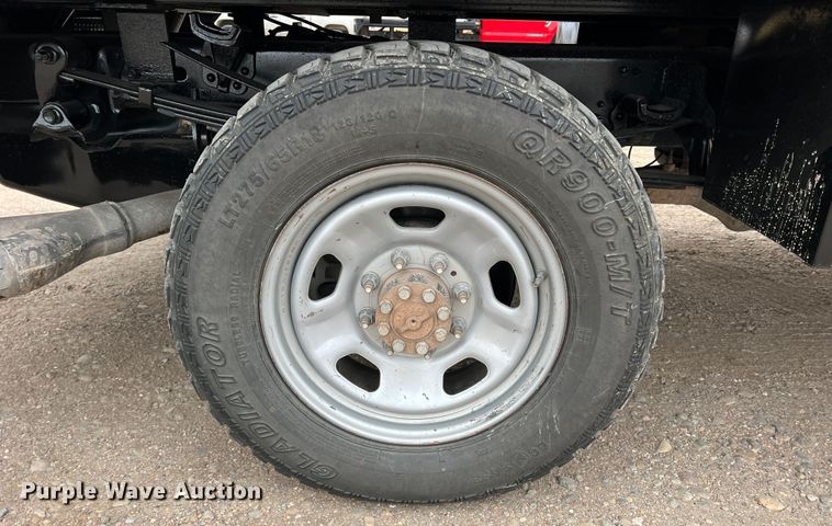 image for item DM2530 2017 Ford F350 Super Duty  bale bed pickup truck