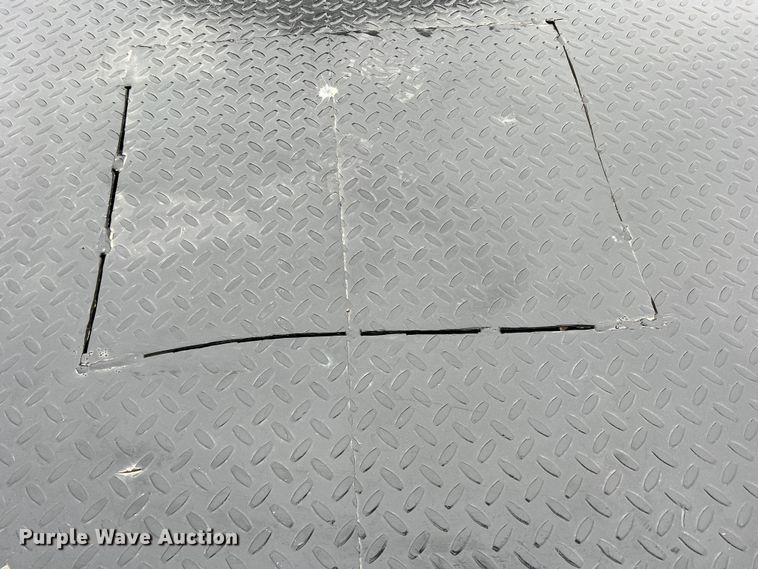 image for item DM2531 2017 Ford  F350 Super Duty  flatbed pickup truck