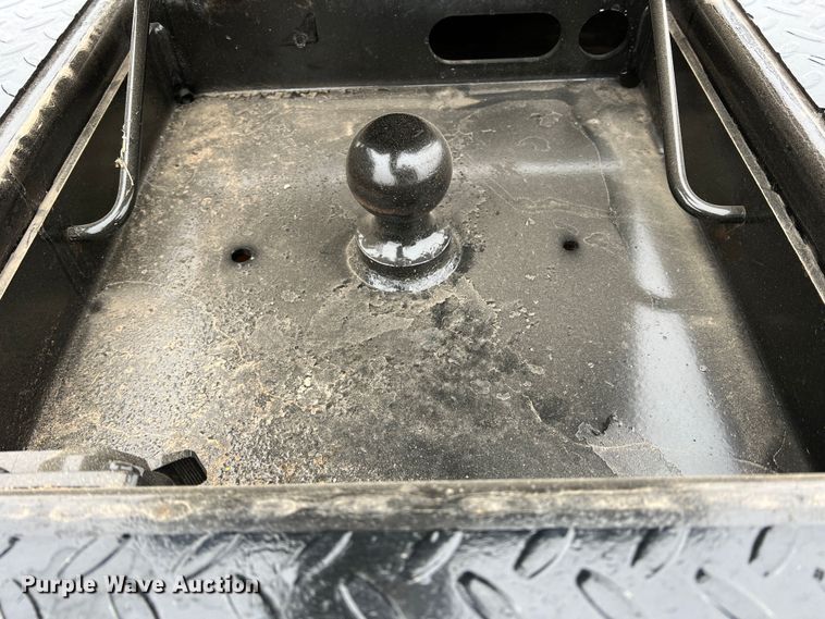 image for item DM2531 2017 Ford  F350 Super Duty  flatbed pickup truck