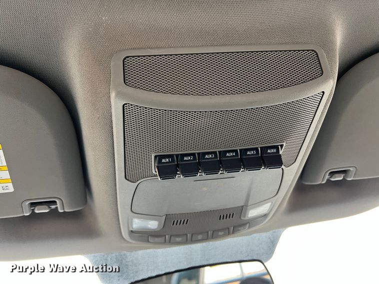 image for item DM2531 2017 Ford  F350 Super Duty  flatbed pickup truck