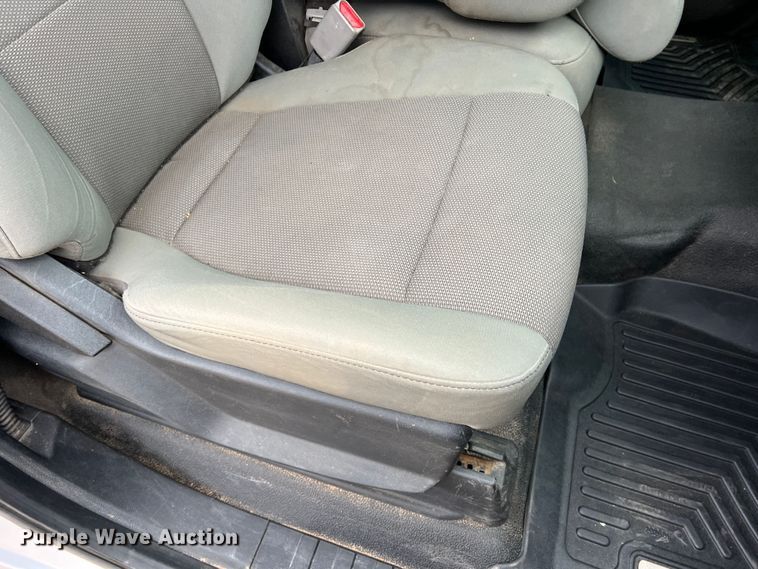 image for item DM2531 2017 Ford  F350 Super Duty  flatbed pickup truck