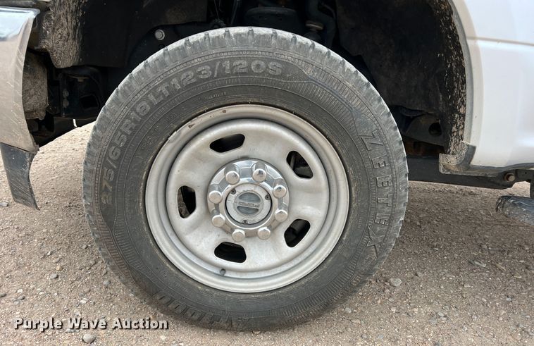 image for item DM2531 2017 Ford  F350 Super Duty  flatbed pickup truck