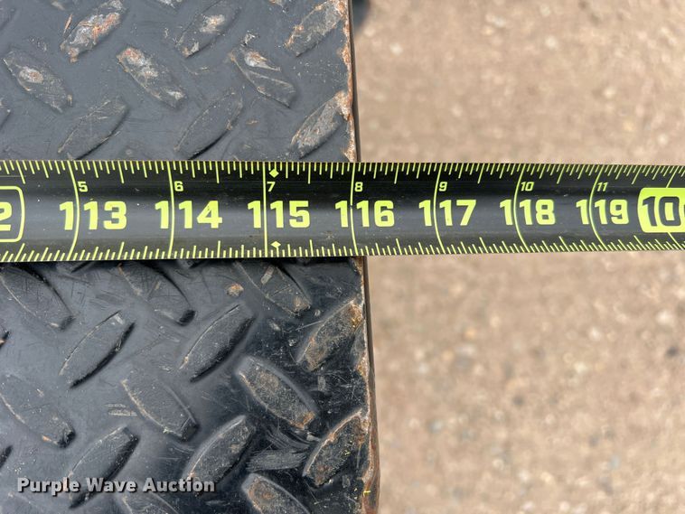 image for item DM2538 2019 Ford  F350 Super Duty  flatbed pickup truck