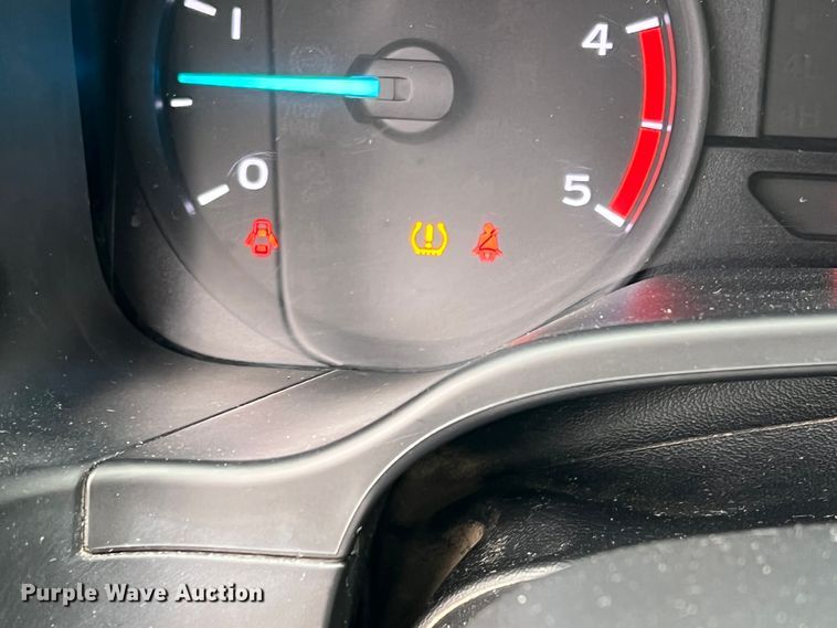 image for item DM2538 2019 Ford  F350 Super Duty  flatbed pickup truck